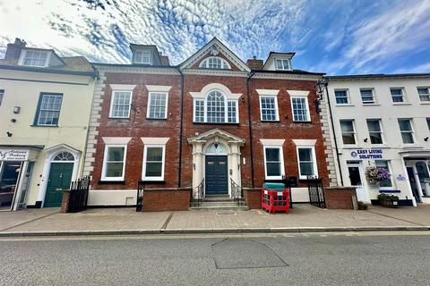 3 bedroom flat to rent, 8 Broad Street, Newent GL18