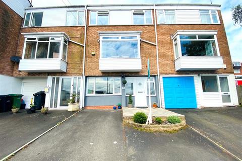 4 bedroom terraced house for sale, Belbroughton Road, Halesowen B63