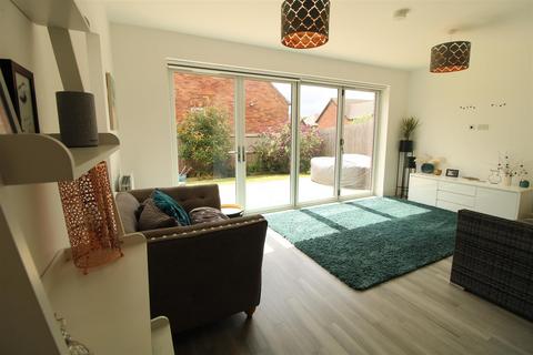 4 bedroom house for sale, Forget Me Not Way, Daventry