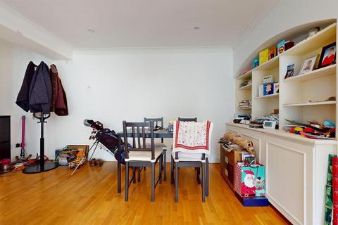 2 bedroom flat for sale, Elystan Street, London SW3