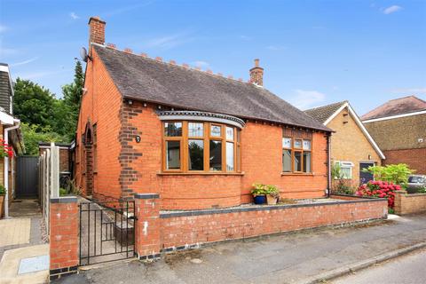 2 bedroom detached bungalow for sale, Quorn Road, Rushden NN10