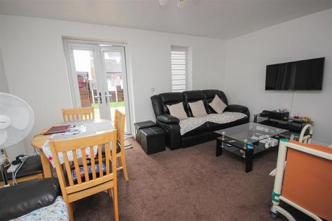 3 bedroom townhouse for sale, Neptune Road, Wellingborough NN8