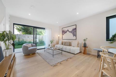 2 bedroom maisonette for sale, Kings Mews, London SW2