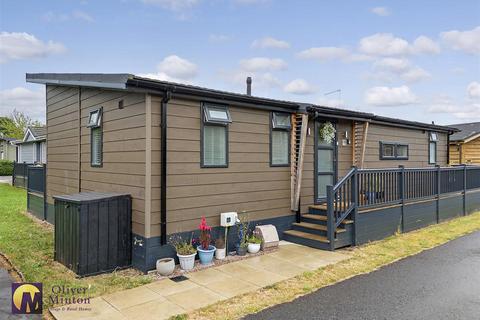 2 bedroom park home for sale, Roydon Marina Village, Roydon