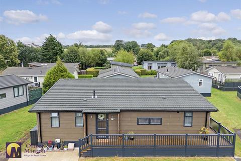 2 bedroom park home for sale, Roydon Marina Village, Roydon