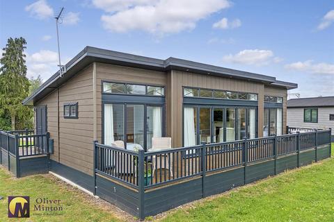 2 bedroom park home for sale, Roydon Marina Village, Roydon