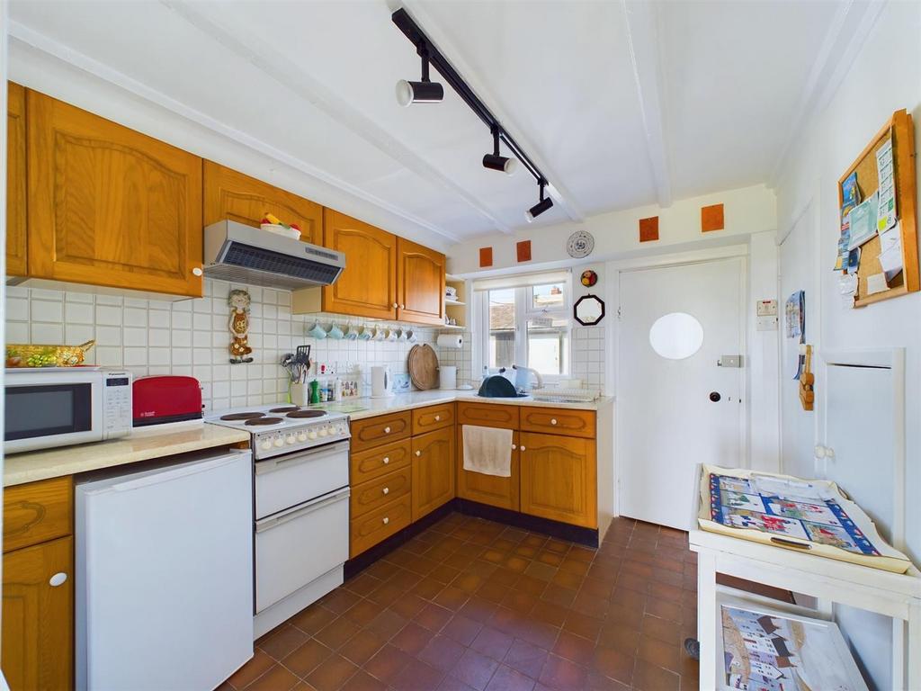 Kitchen: