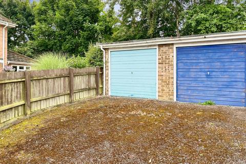 2 Spur Close, Wimborne, BH21 2UG