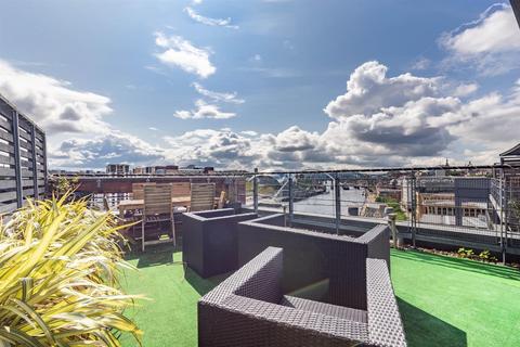 2 bedroom penthouse to rent, Penthouse St Ann's Quay, Quayside, NE1