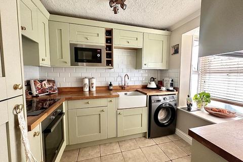 31 Bressingham Gardens, Northampton, NN4 0XS