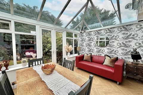 31 Bressingham Gardens, Northampton, NN4 0XS