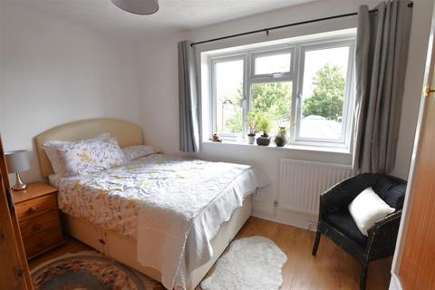 9 Fairmont Close, Belvedere, DA17 5LY