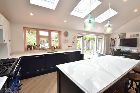 19 Central Avenue, Welling, DA16 3AZ