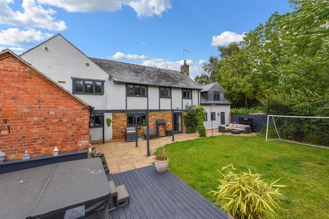 10 Brixworth Road, Creaton, Northampton, NN6 8NG