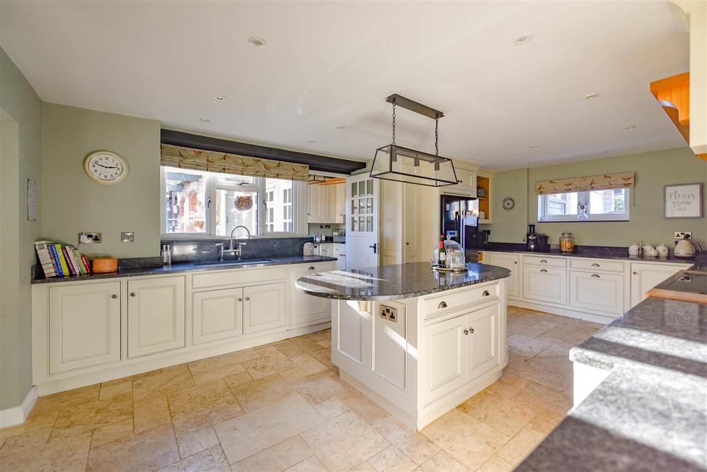 Kitchen breakfast room