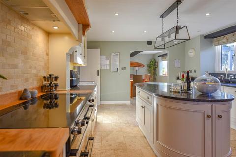 10 Brixworth Road, Creaton, Northampton, NN6 8NG