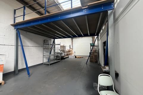 Industrial unit to rent, Gatwick Road, Crawley RH10