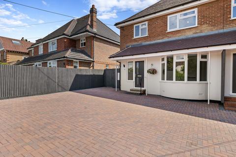 98 Three Bridges Road, Crawley, RH10 1JL