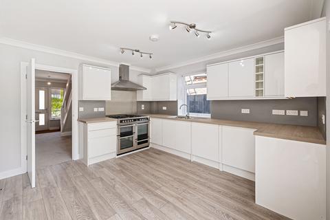 98 Three Bridges Road, Crawley, RH10 1JL