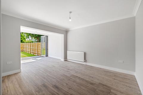 98 Three Bridges Road, Crawley, RH10 1JL
