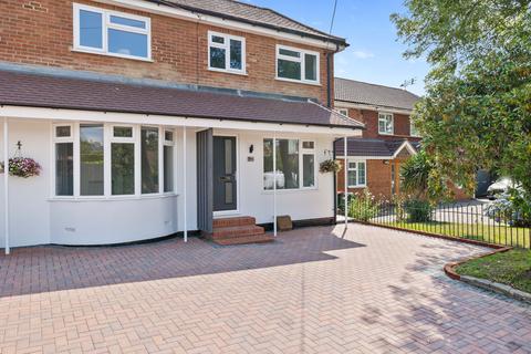 98a Three Bridges Road, Crawley, RH10 1JL