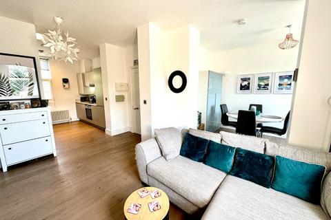 2 bedroom apartment for sale, Wellesley Road, Royal Military Academy, Woolwich, London, SE18 4AX