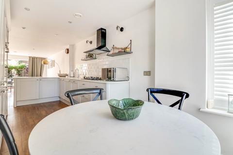 28 Gunners Rise, Shoeburyness, Southend-on-sea, SS3 9BY
