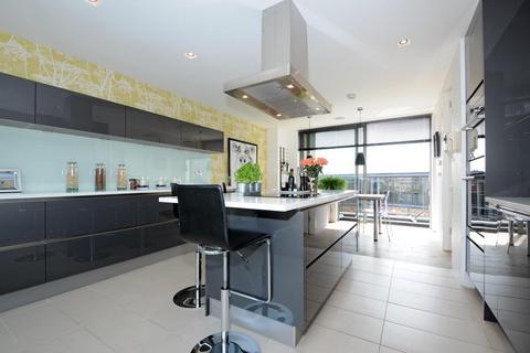 3 bedroom apartment for sale, Lion Court, Magdalen Street, London, SE1