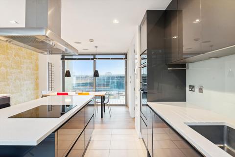 3 bedroom apartment for sale, Lion Court, Magdalen Street, London, SE1