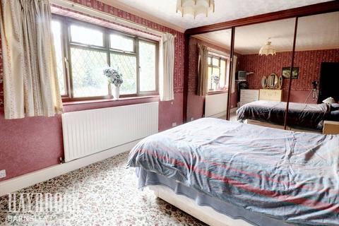 12 Staincross Common, Staincross, Barnsley, S75 6JD