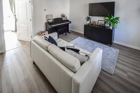 37 Llys Cambrian, Godrergraig, Swansea, SA9 2EY