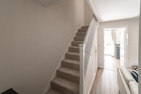 37 Llys Cambrian, Godrergraig, Swansea, SA9 2EY