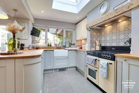 7 Ash Grove, Lichfield, WS13 6ET