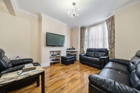 6 Saunders Road, London, SE18 1NU