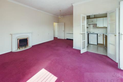 1 bedroom flat for sale, Gales Drive, Crawley RH10