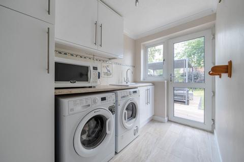 37 Derwent Road, Basingstoke, RG22 5JD