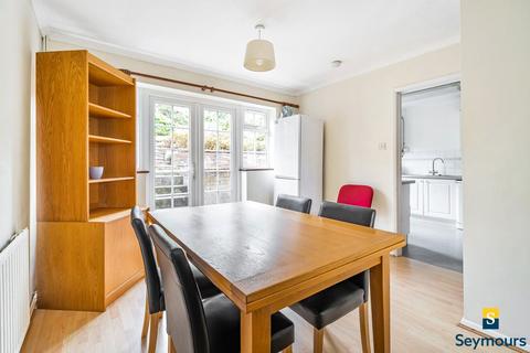 42 Lynwood, Guildford, GU2 7NY
