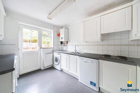 42 Lynwood, Guildford, GU2 7NY