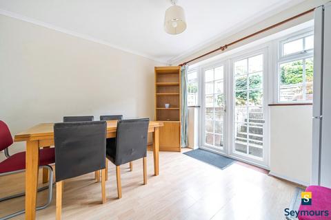 42 Lynwood, Guildford, GU2 7NY