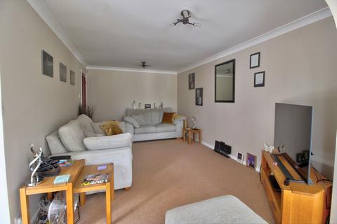 8 River Close, Waltham Cross, EN8 7QR