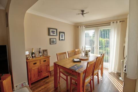 8 River Close, Waltham Cross, EN8 7QR