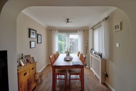 8 River Close, Waltham Cross, EN8 7QR