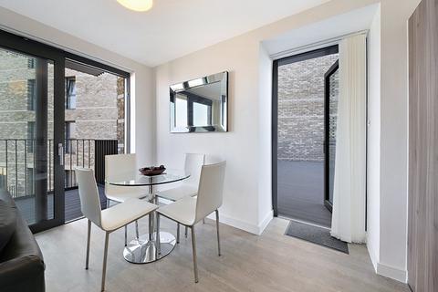 1 bedroom flat for sale, Waterside Park, Bramwell Way, Royal Docks, London, E16