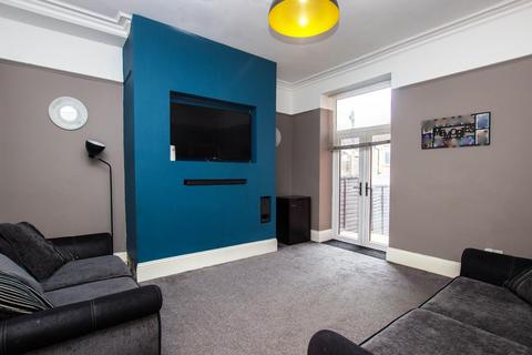 8 Falcon Avenue, Darwen, BB3 1QX
