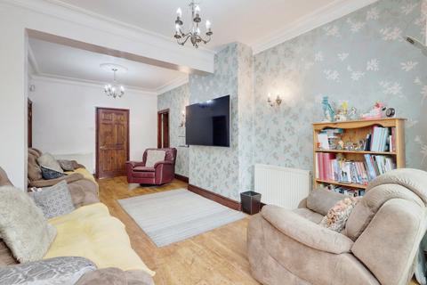 4 bedroom semi-detached house for sale, New Road, Benfleet, SS7