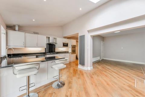 149 Ewell By Pass, Epsom, KT17 2PX