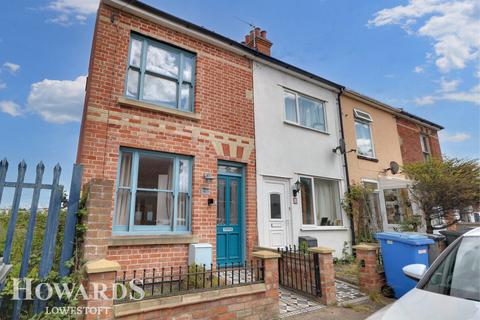 3 bedroom end of terrace house for sale, Lake View Road, Oulton Broad