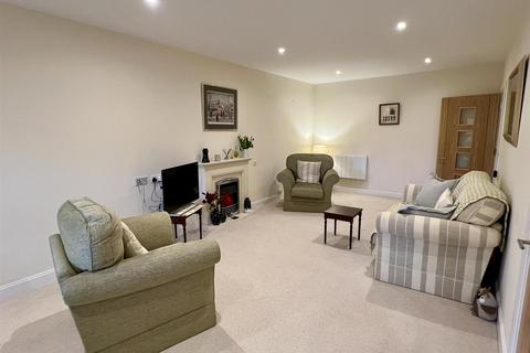 1 bedroom retirement property for sale, Hawkesbury Place, Stow-on-the-Wold