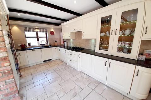 4 bedroom character property for sale, School Lane, Springthorpe, Gainsborough