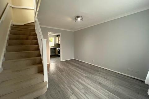 2 bedroom end of terrace house to rent, Larkspur Gardens, Luton LU4